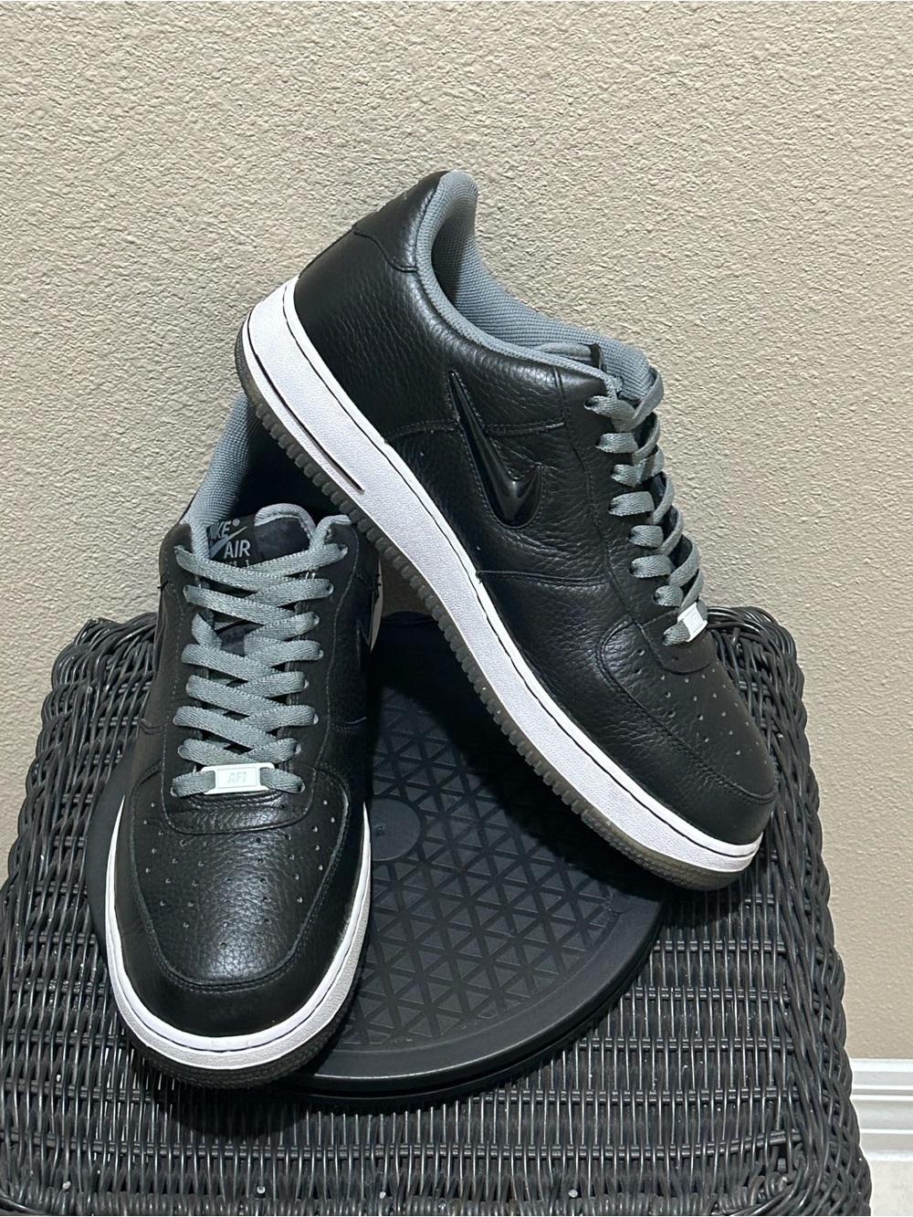 Size 11.5 Nike Air Force 1 Jewel 488298-016